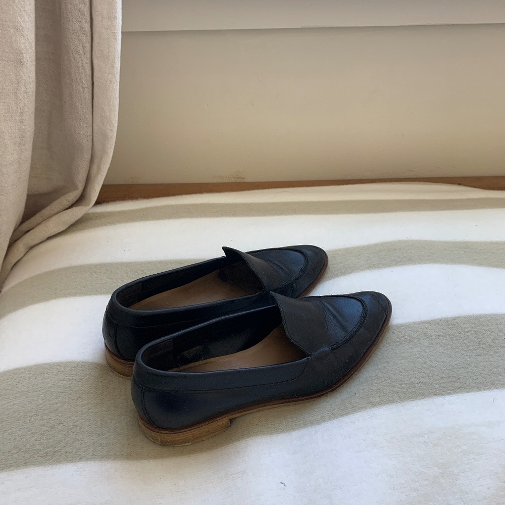 Everlane Modern Loafer in Black, size 8